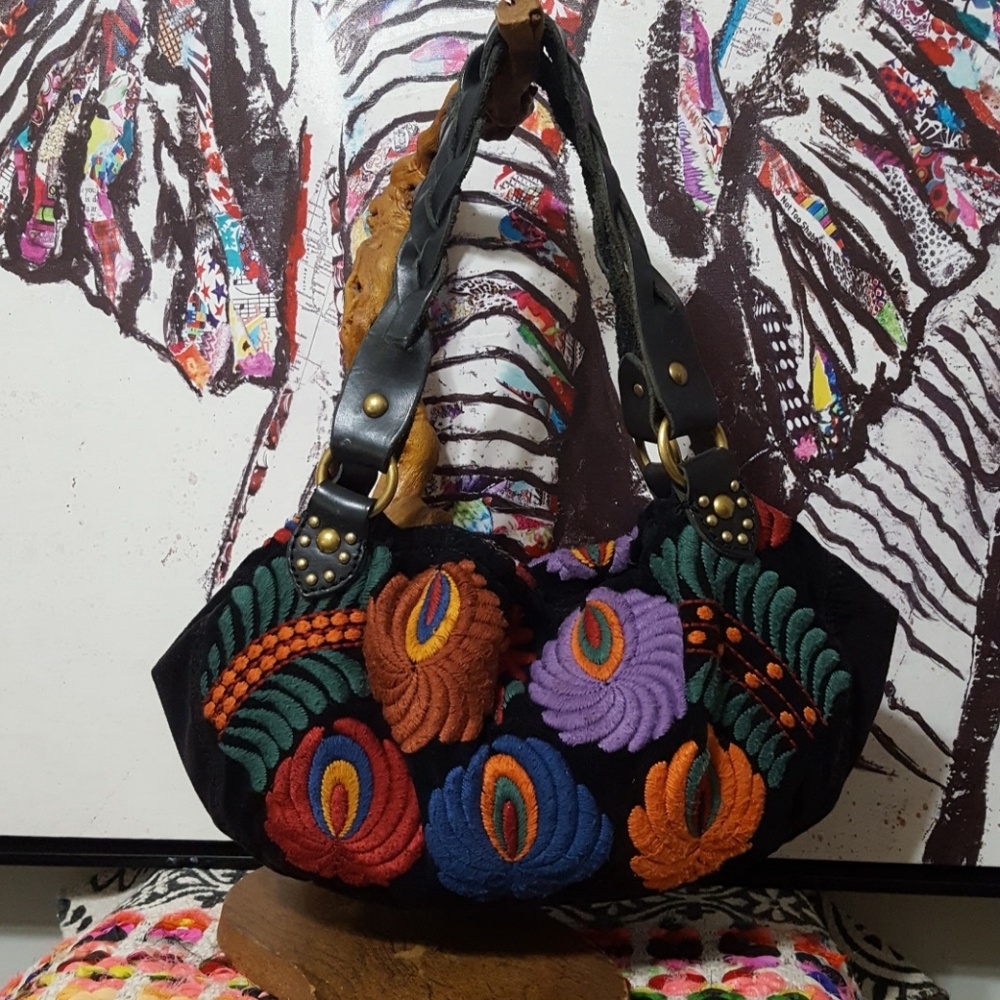 LUCKY BRAND EMBROIDERED & LEATHER BAG!